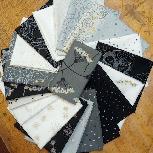 Shimmer Metallic Fat Quarter bundle of 21 fabrics 